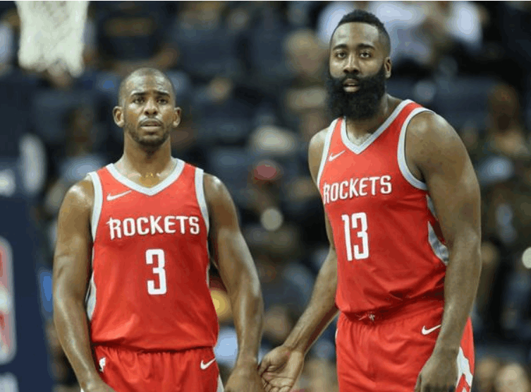 34胜2平，拜仁欧冠小组／联赛阶段主场36场不败（拜仁欧冠小组赛／联赛阶段主场保持36场不败，战绩34胜2平）