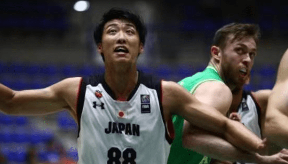 太攀蛇官方：瓦尔登堡和史密斯缺席对阵老鹰，斯塔特曼将复出（太攀蛇官宣：对阵老鹰瓦尔登堡、史密斯缺阵，斯塔特曼复出）