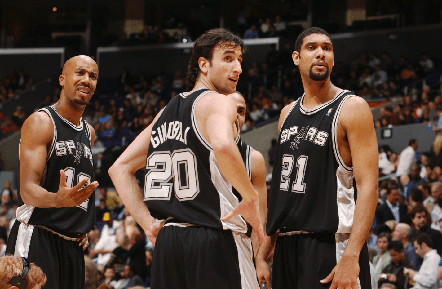 吴曦迎来个人生涯400场顶级联赛出场，同年龄段仅次于王大雷（吴曦完成顶级联赛第400次出场，同龄仅次于王大雷）