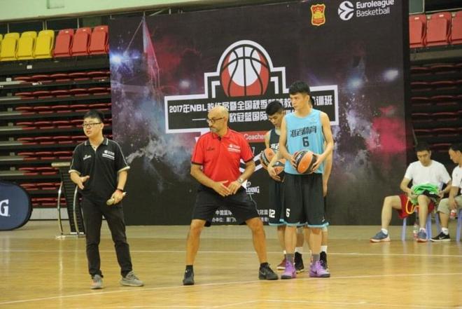 这下真是把足球踢成了艺术（当足球踢成艺术）