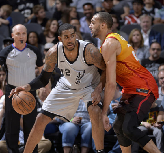 重庆铜梁龙冲超成功，重庆足球时隔4个赛季重返中超（重庆铜梁龙成功升超，重庆足球时隔四个赛季再战中超）