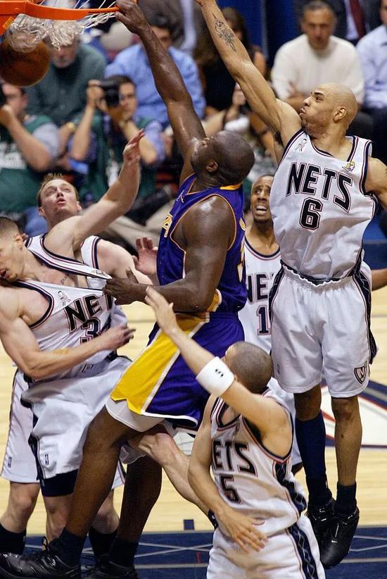 勇士在交易市场非常活跃，他们需要甩掉库明加，还要进行补强！（勇士在交易市场频繁出手，或将送走库明加并继续补强阵容）