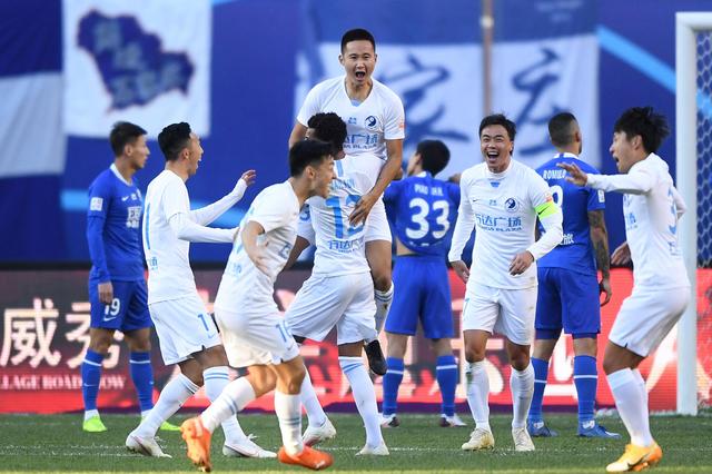 德乙半场：双方均破门乏术，艾禾斯堡暂0-0杜塞尔多夫（德乙半场战报：艾禾斯堡与杜塞尔多夫互交白卷，比分暂为0-0）