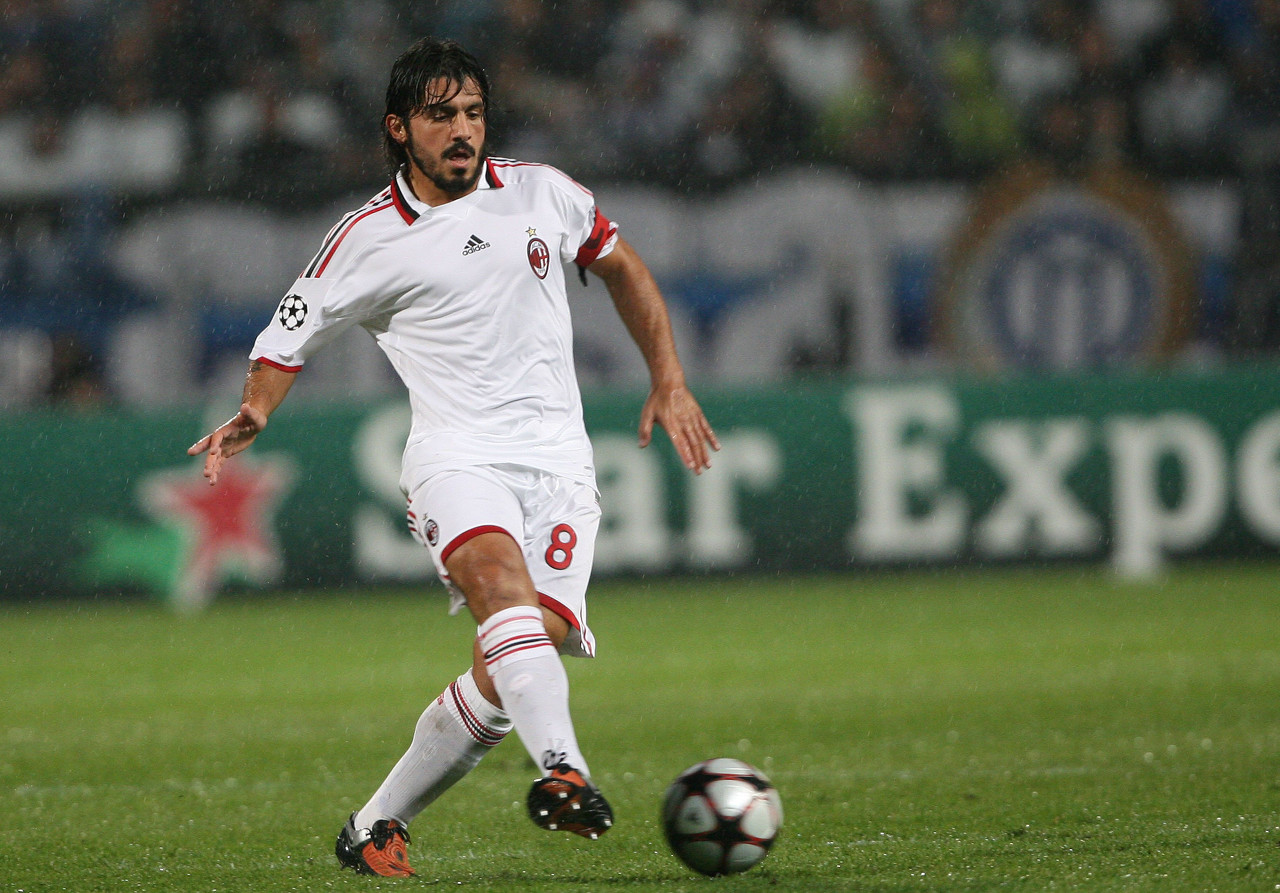 混团世界杯：梁靖崑单打告负莎头双打得分 中国8-2法国（混团世界杯战报：中国8-2胜法国，梁靖崑单打憾负，莎头双打建功）