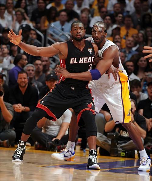 CBA战报：贺希宁25分&王浩然绝杀，深圳95-92险胜山东（CBA快讯：贺希宁砍下25分，王浩然压哨绝杀，深圳95-92力克山东）