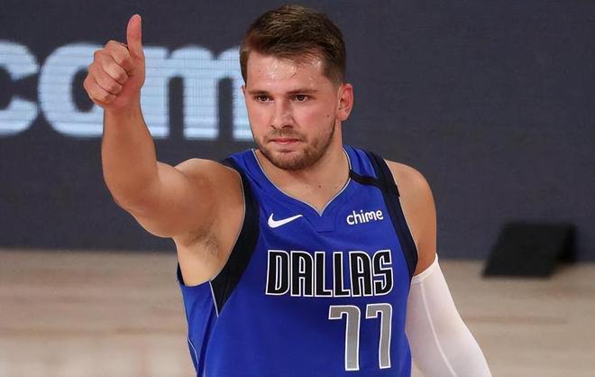 森林狼vs马刺前瞻：爱德华兹PK福克斯，两队皆欲取得连胜（森林狼对阵马刺前瞻：爱德华兹迎战福克斯，双方力争延续胜势）