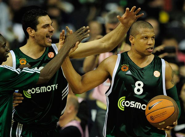 主裁谈拜仁点球：塔的手扩大了接触面积；凯恩的肘碰到了对方（主裁解释拜仁点球判罚：塔手臂扩大防守面积，凯恩肘部与对手有接触）