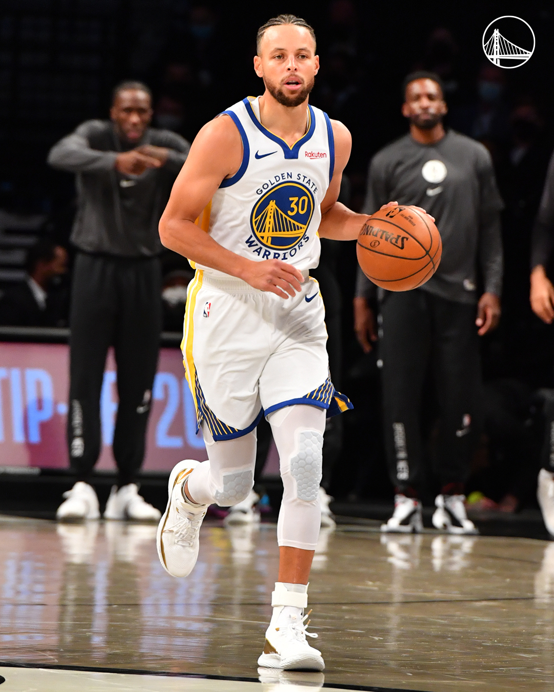 听名字就很猛！泰森借转换快攻机会 单臂炸扣完成终结（名号凶猛！泰森快攻转换中单臂爆扣，一举完成终结）