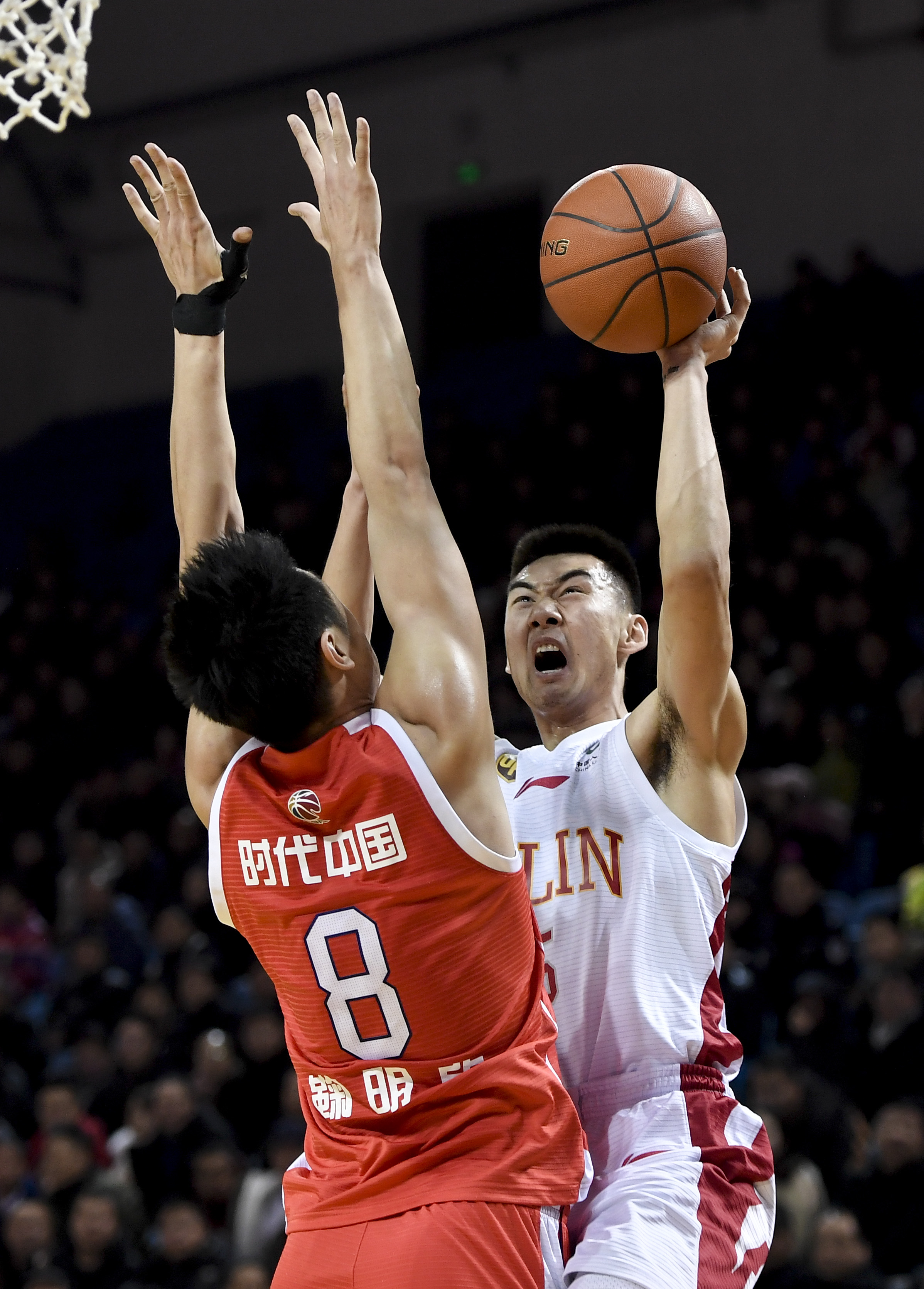 李梦告別WCBA，加盟新联赛年薪近千万（李梦离开WCBA转投新联赛，年薪逼近千万）